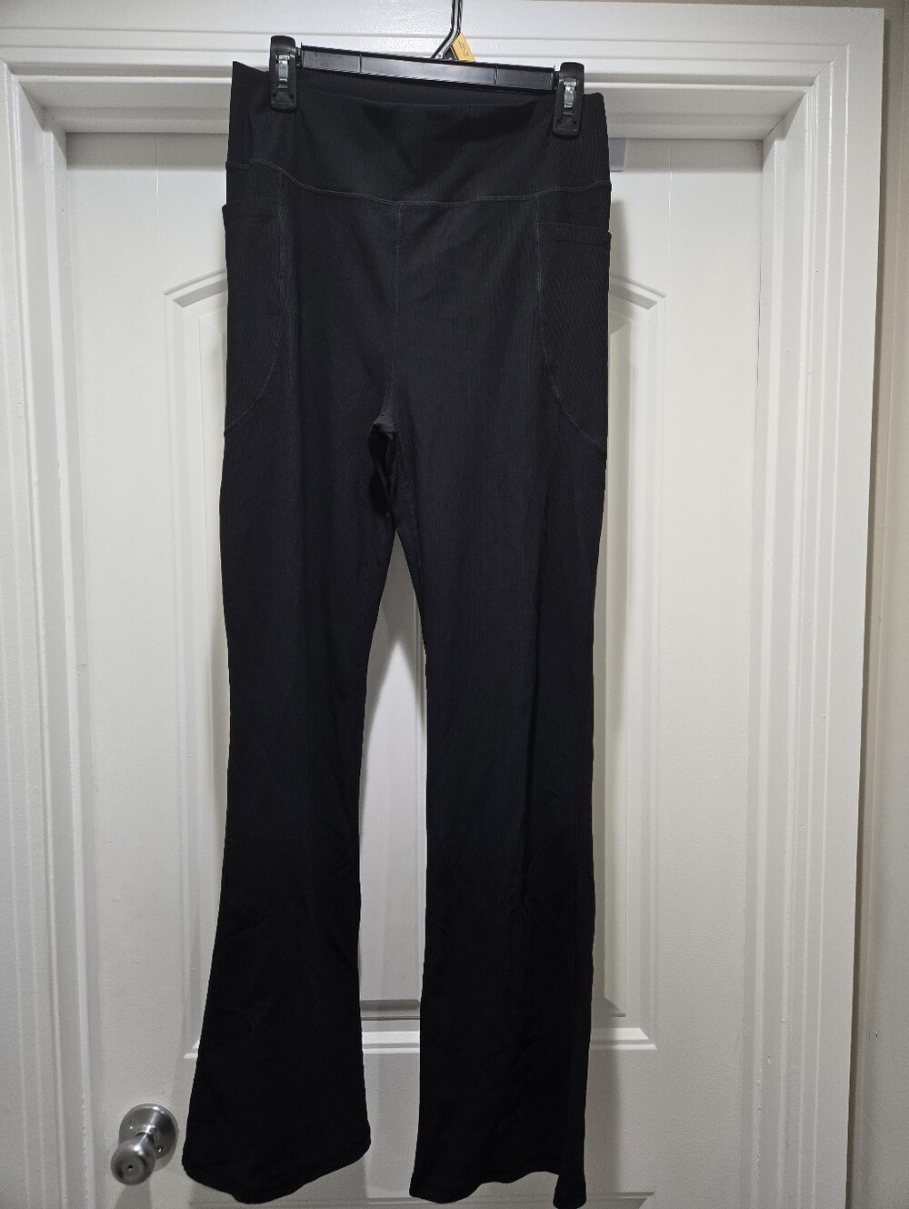 Pinspark Ribbed Flare Leggings with Pockets